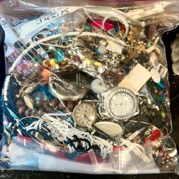5 LBS Vintage to Now Wear Craft Scrap Repair Junk Drawer Jewelry Lot - Picture 5 of 7